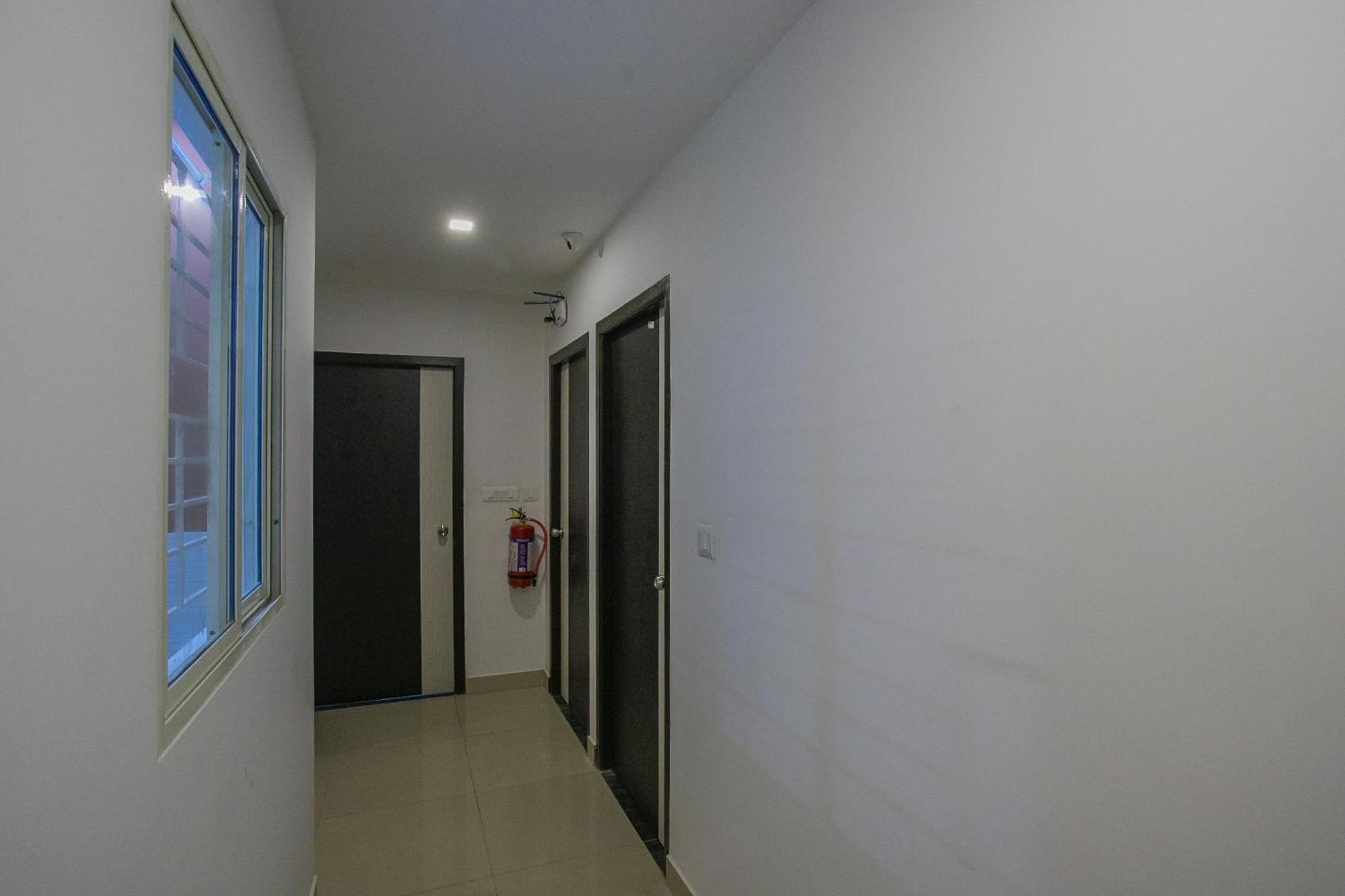 Hotel O Varcity Phi Premium Pavilion ,Above Hdfc Bank ,Near Anjaneya Temple Madiwala, Hosur Main R Bangalore Exterior photo