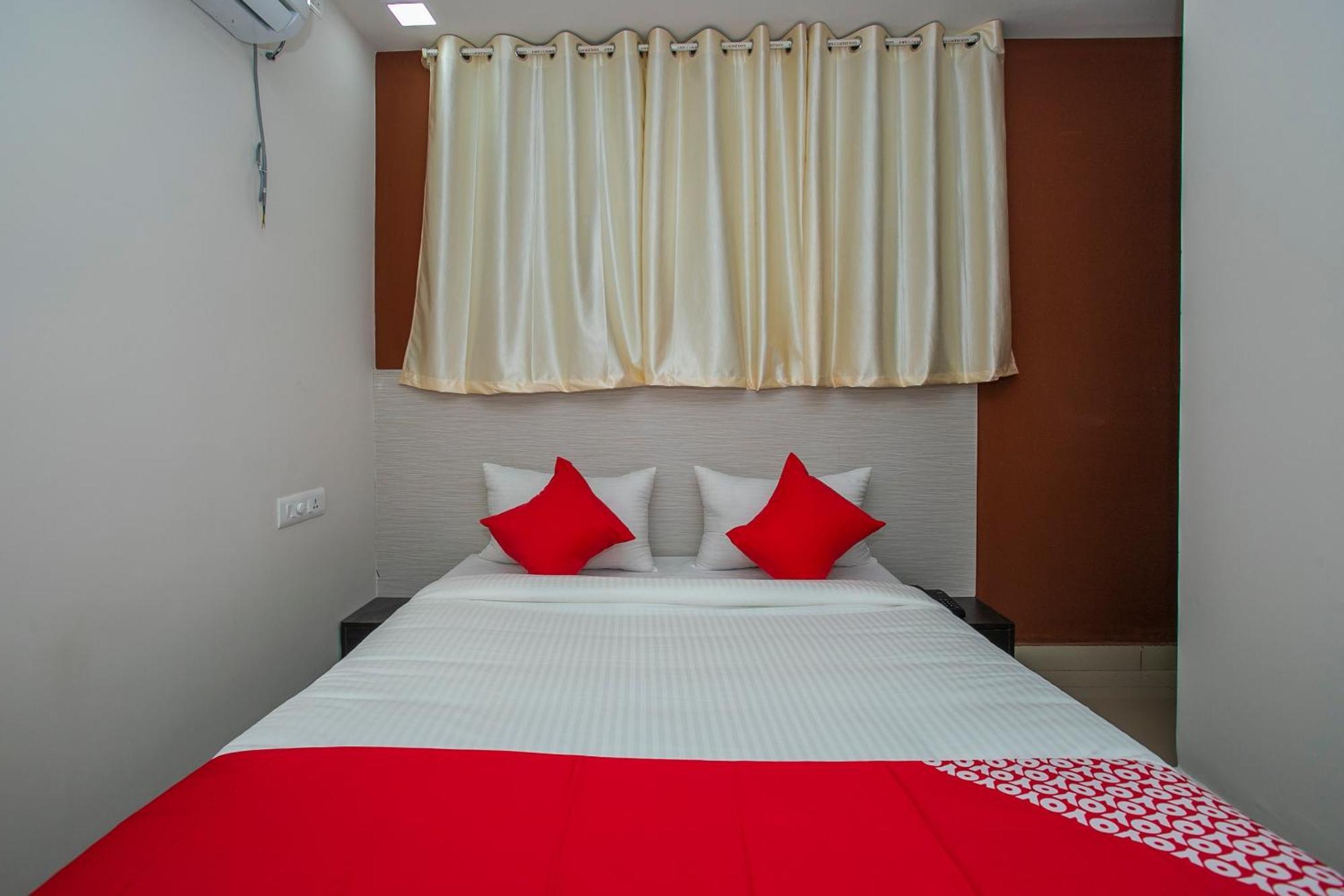 Hotel O Varcity Phi Premium Pavilion ,Above Hdfc Bank ,Near Anjaneya Temple Madiwala, Hosur Main R Bangalore Exterior photo