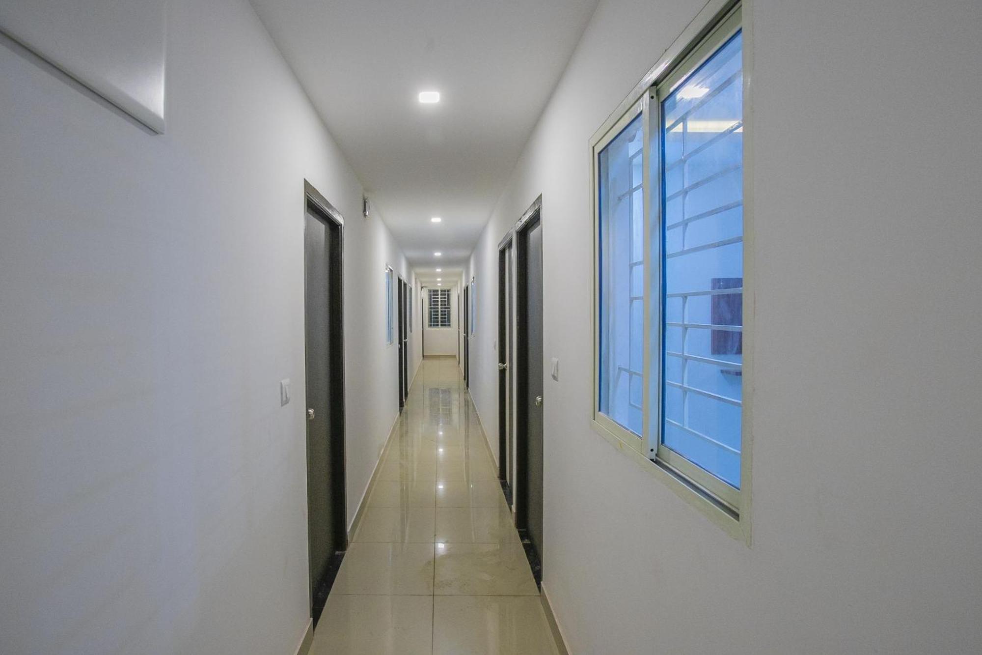 Hotel O Varcity Phi Premium Pavilion ,Above Hdfc Bank ,Near Anjaneya Temple Madiwala, Hosur Main R Bangalore Exterior photo