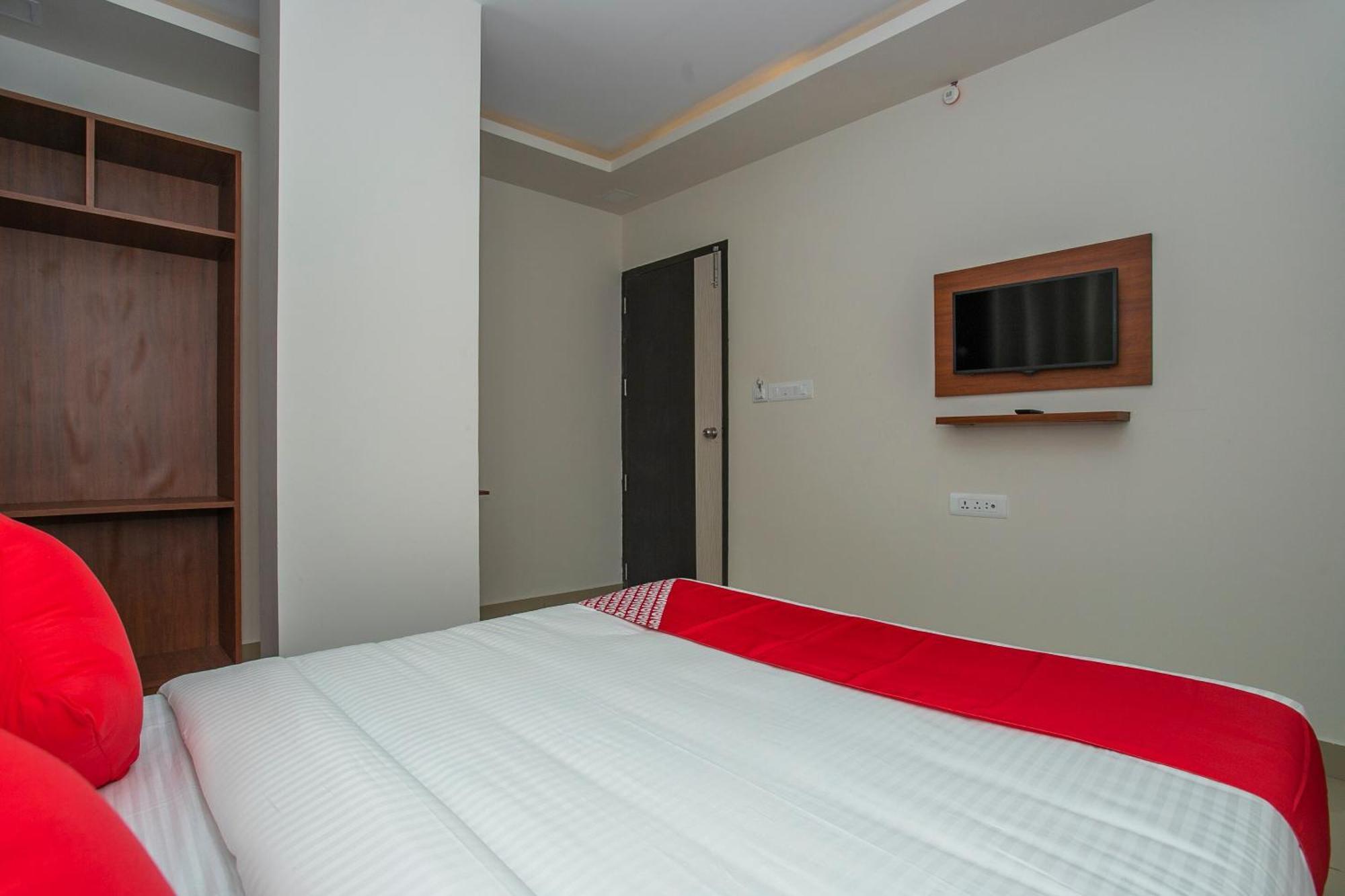 Hotel O Varcity Phi Premium Pavilion ,Above Hdfc Bank ,Near Anjaneya Temple Madiwala, Hosur Main R Bangalore Exterior photo